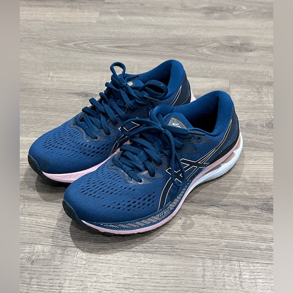 ❥𝙖𝙨𝙞𝙘𝙨: Women's Gel-Kayano 28 - Mako Blue Barely Rose - Picture 6 of 16